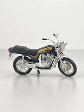 Maisto Suzuki GSX 750 1:18