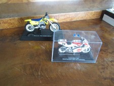 2 Suzuki Modell-Motorräder